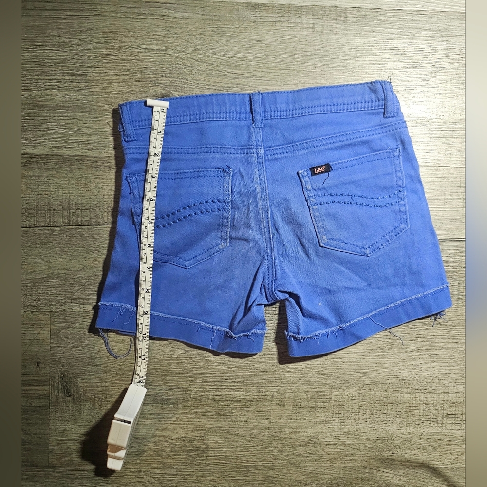 Vintage Lee Jean's girls size 10 blue shorts with decorative button - Picture 3 of 7